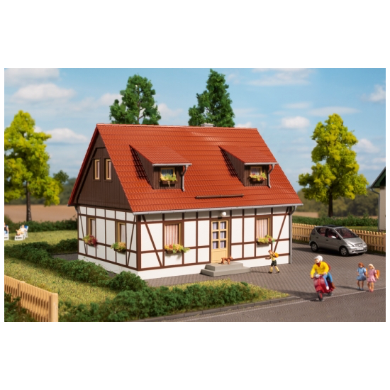 Auhagen 11453 , Dom Jednorodzinny, skala H0